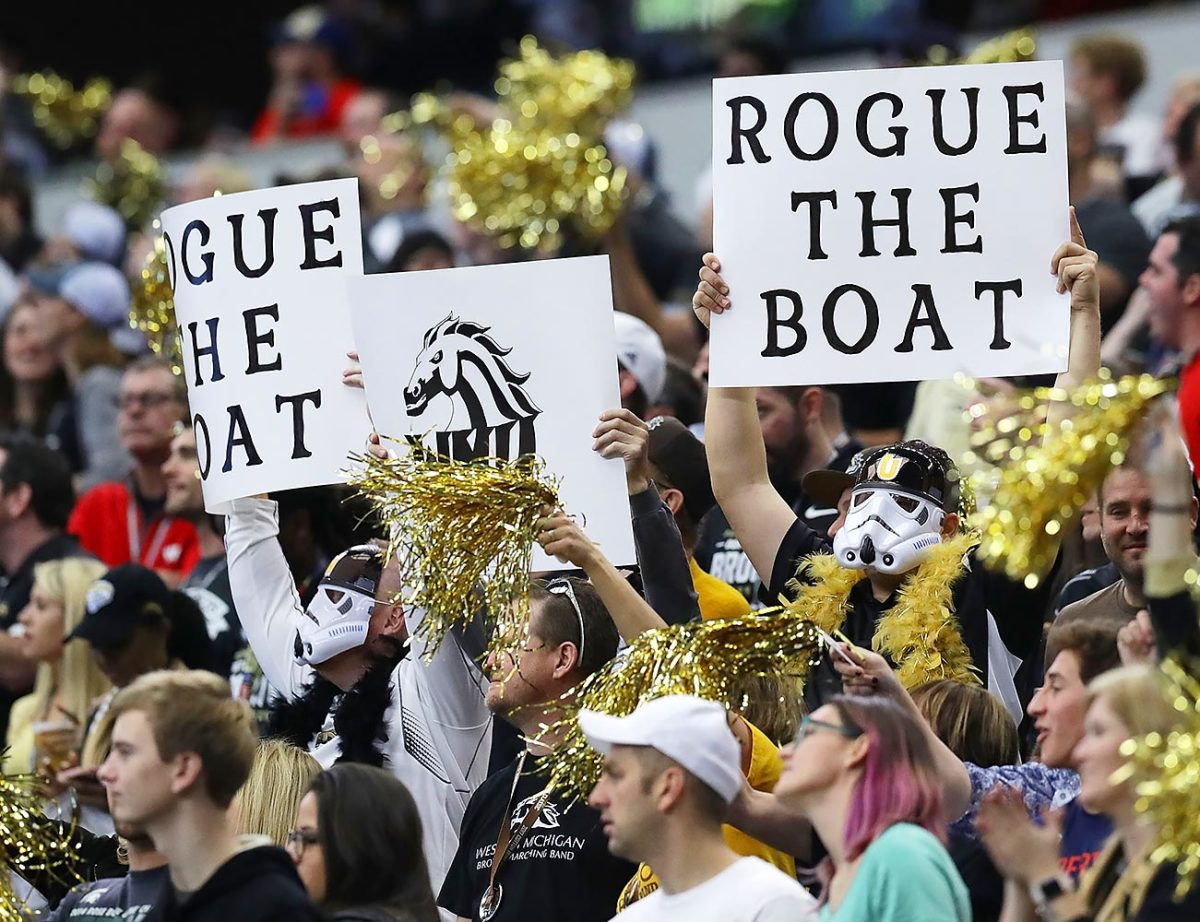 Western-Michigan-Broncos-fans-GettyImages-630805180_master.jpg