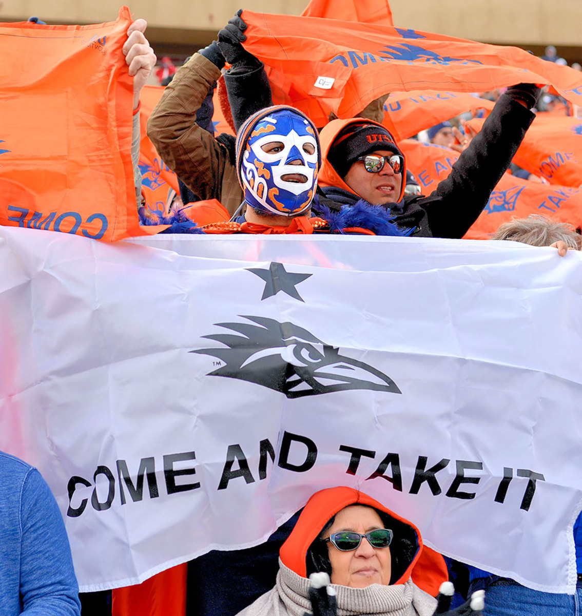 UTSA-Roadrunners-fans-GettyImages-630160780_master.jpg