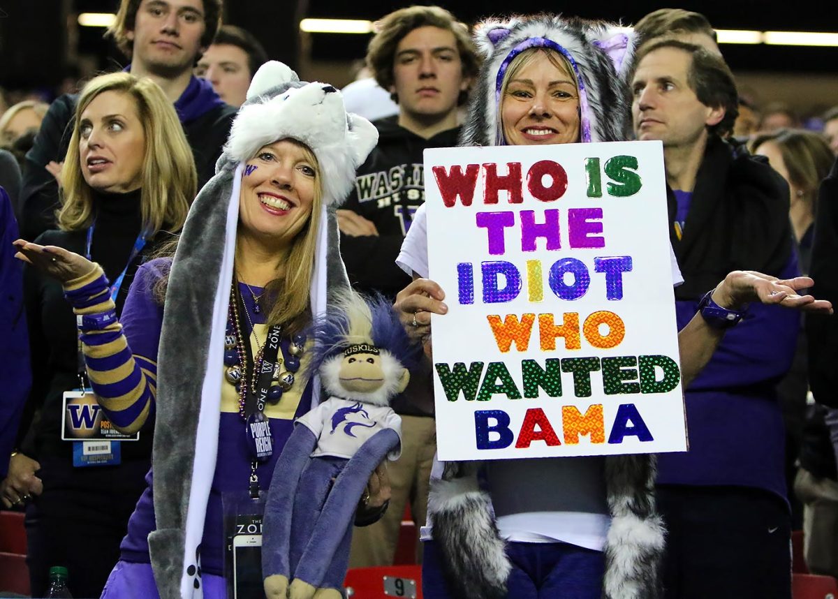 Washington-Huskies-fans-GettyImages-630744176_master.jpg