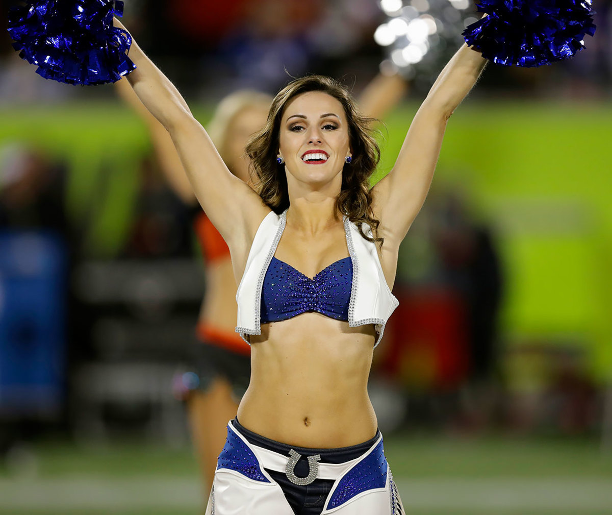 NFL-Pro-Bowl-Cheerleaders-AP_17030040574395.jpg