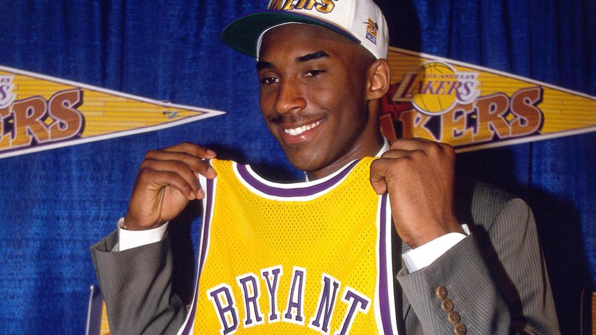 Lakers to retire Kobe Bryant's 2 jersey numbers in December – The