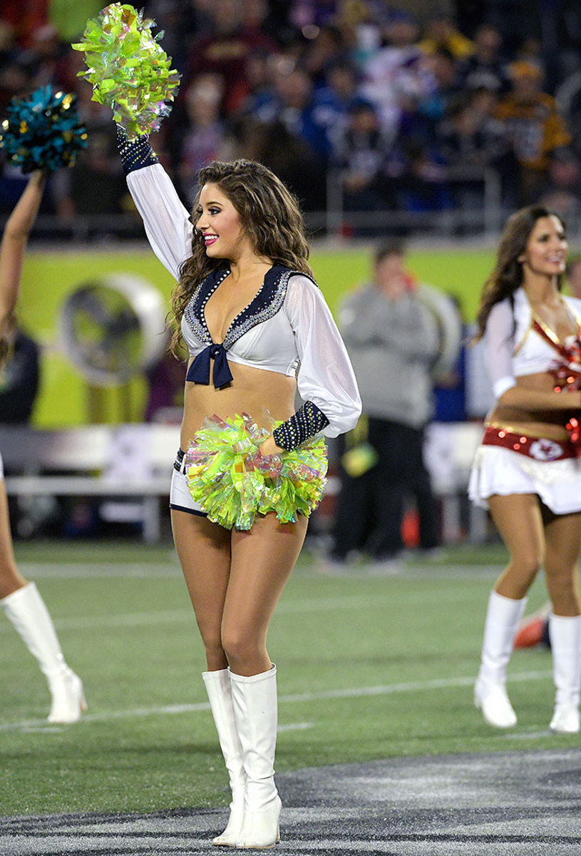 NFL-Pro-Bowl-Cheerleaders-AP_17031656519648.jpg