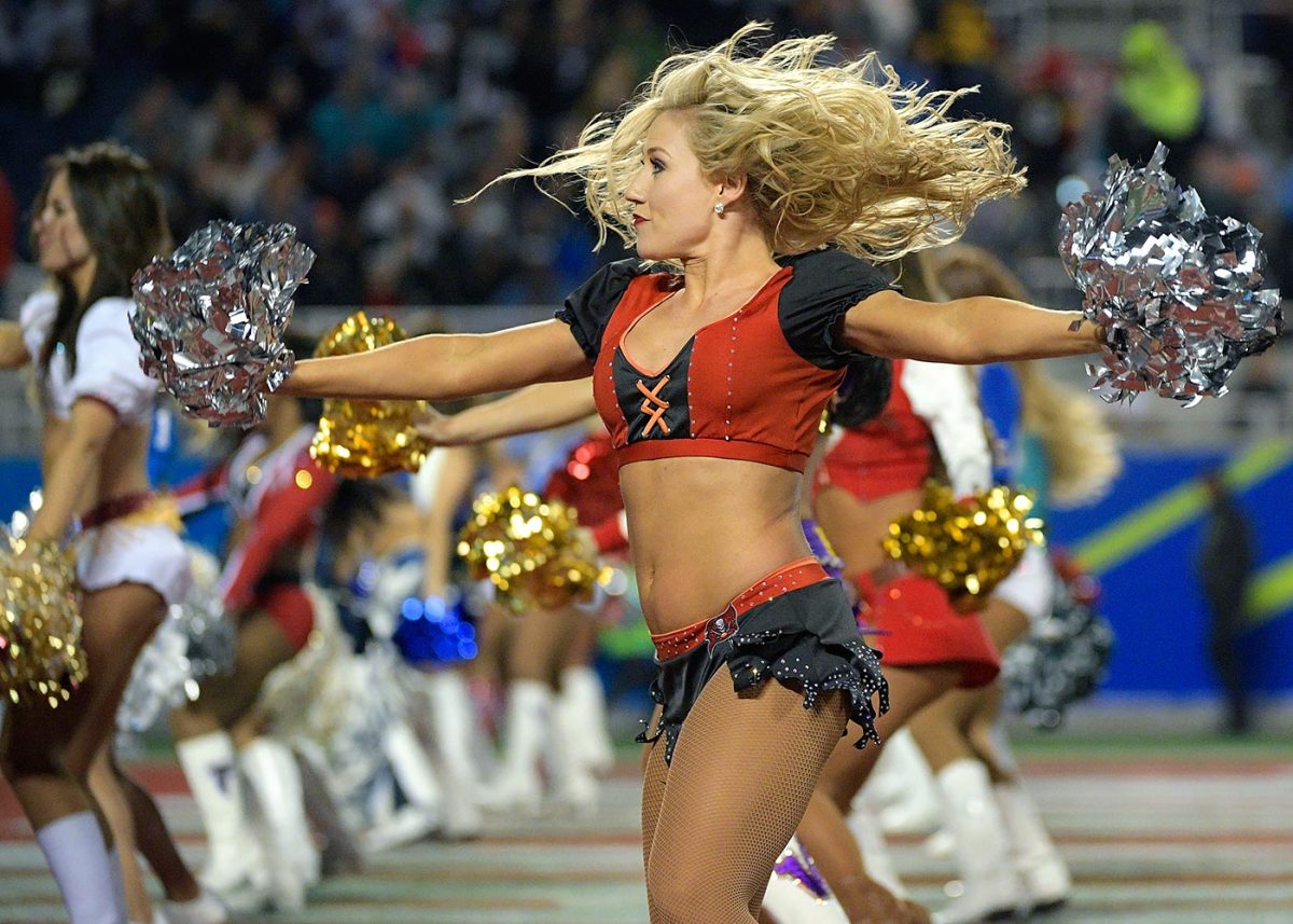 NFL-Pro-Bowl-Cheerleaders-AP_17031070004453.jpg