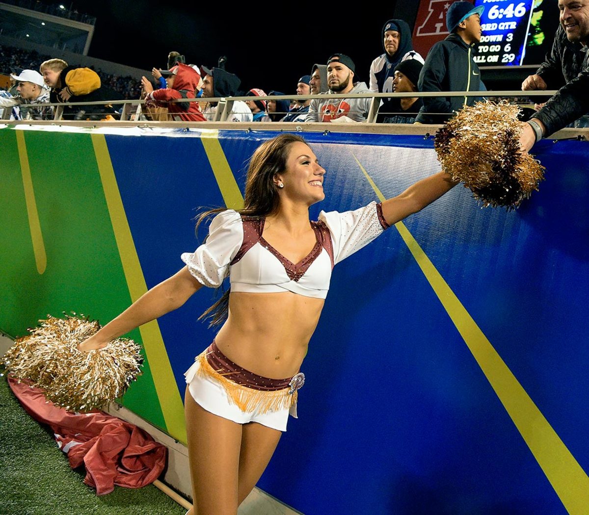 NFL-Pro-Bowl-Cheerleaders-AP_17031177550036.jpg
