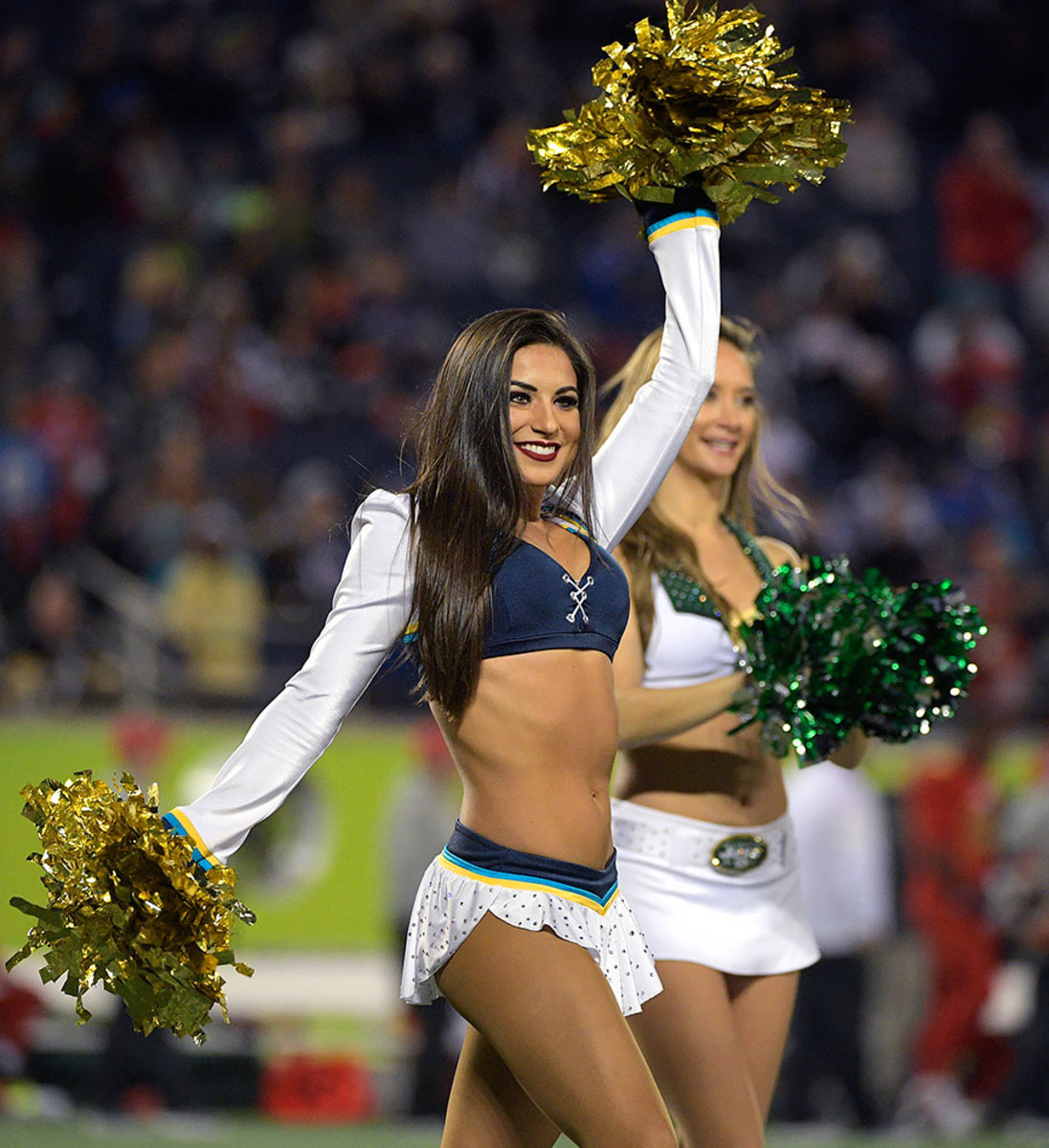NFL-Pro-Bowl-Cheerleaders-AP_17031073601292.jpg
