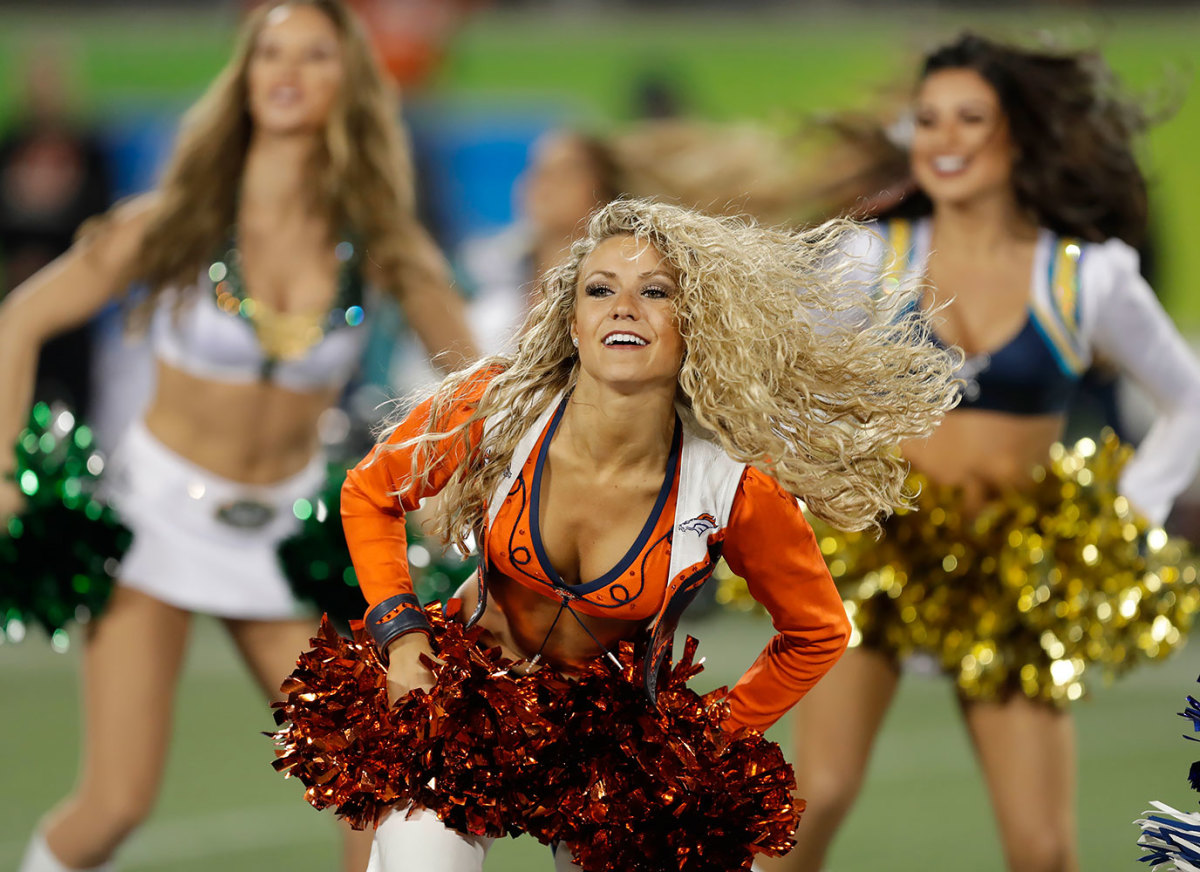 NFL-Pro-Bowl-Cheerleaders-AP_17030041218355.jpg