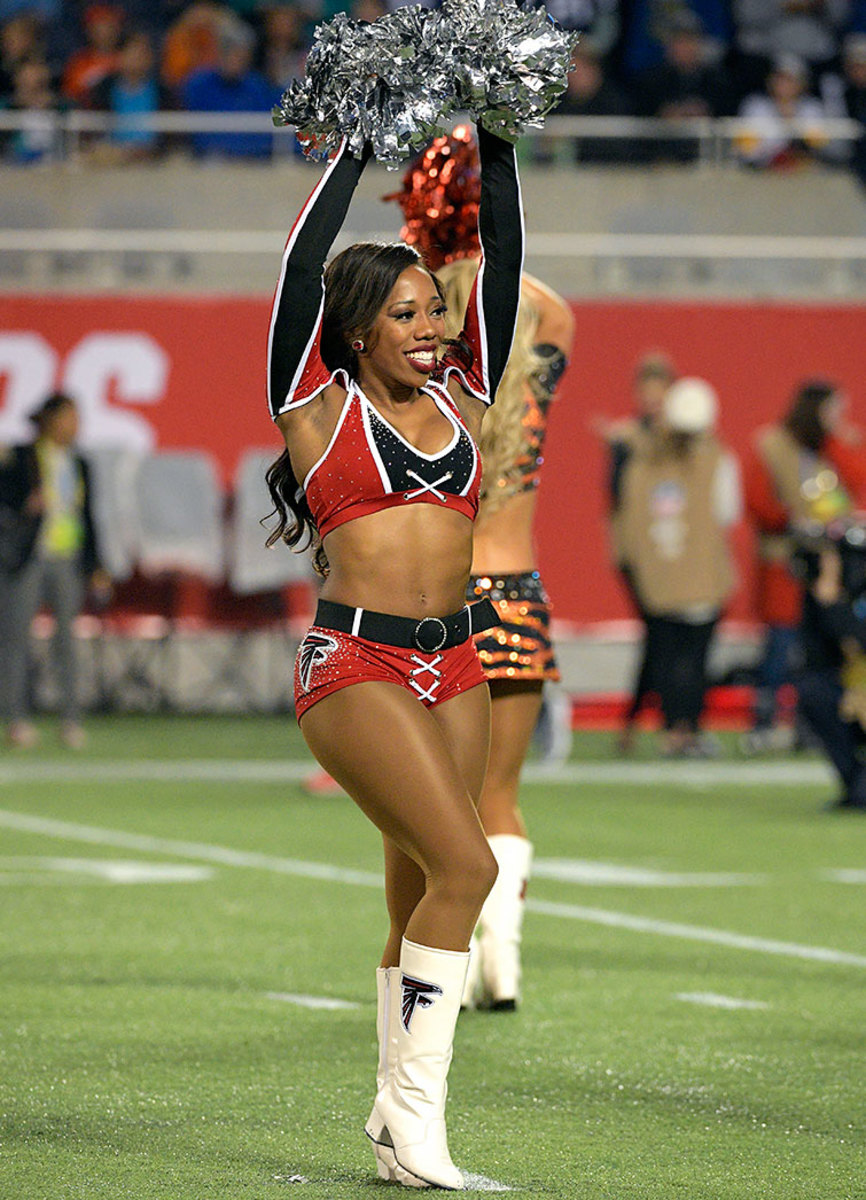NFL-Pro-Bowl-Cheerleaders-AP_17031658324482.jpg