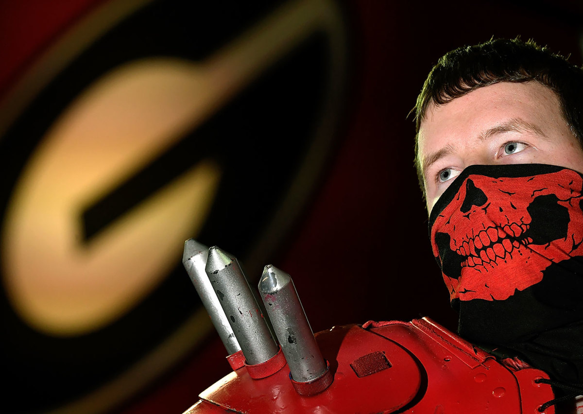 Georgia-Bulldogs-fan-GettyImages-631935270_master.jpg