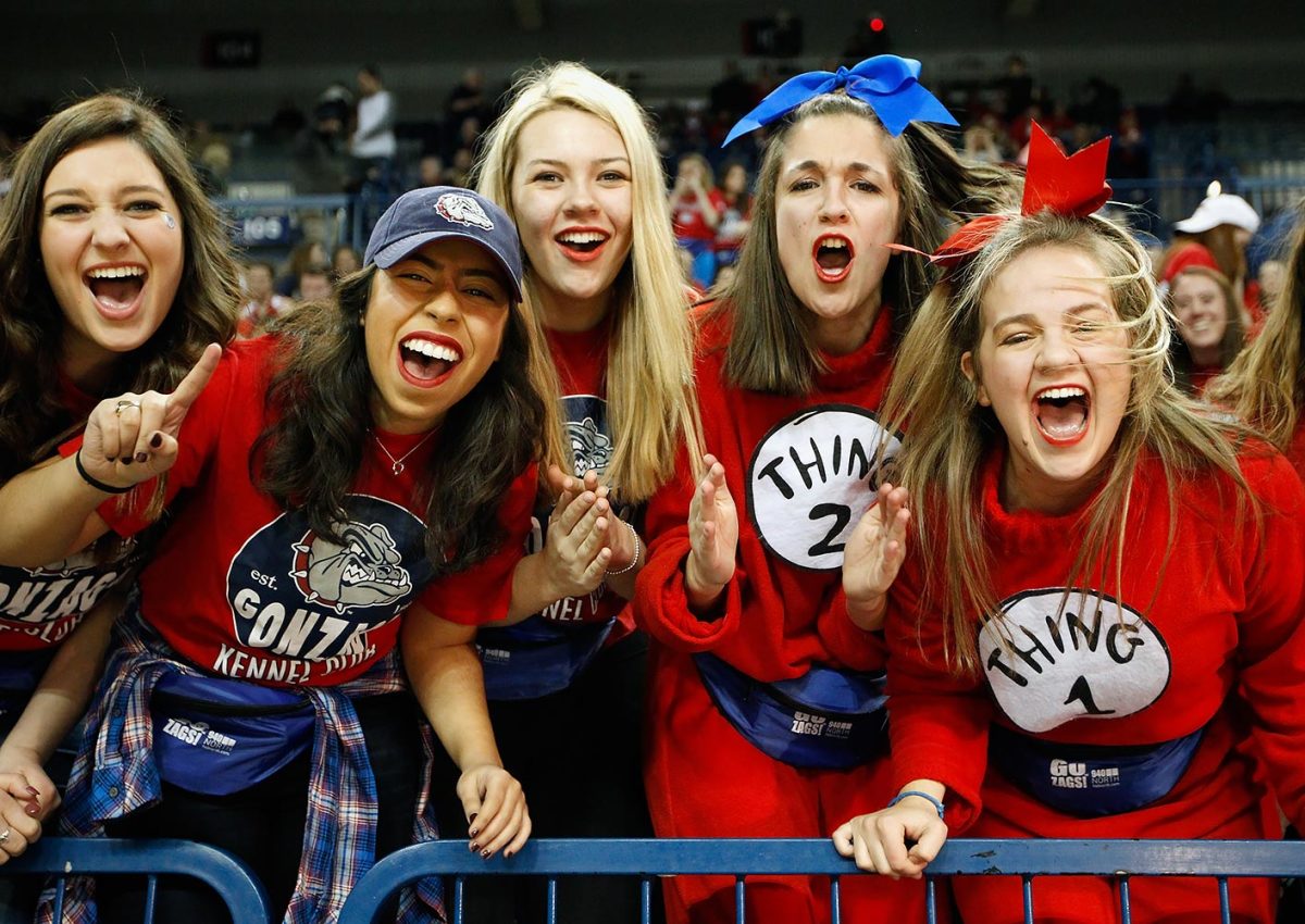 Gonzaga-Bulldogs-fans-632343630.jpg