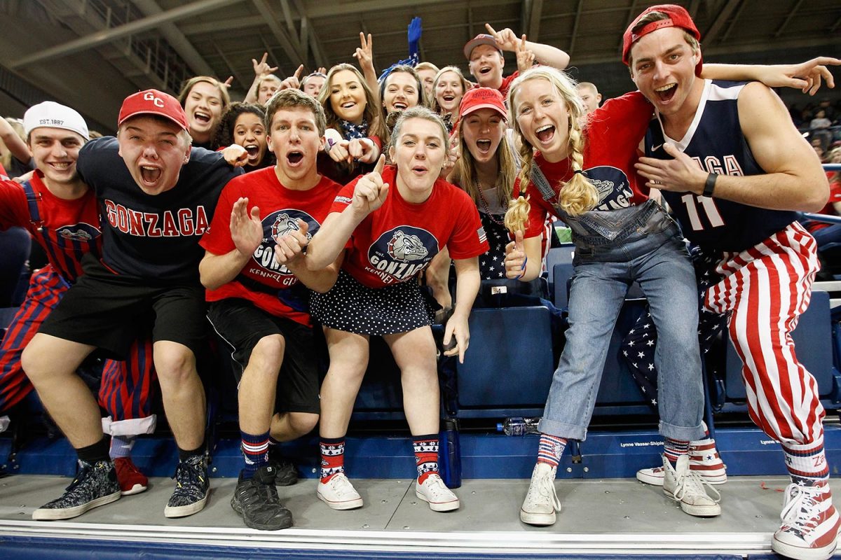 Gonzaga-Bulldogs-fans-632343622.jpg