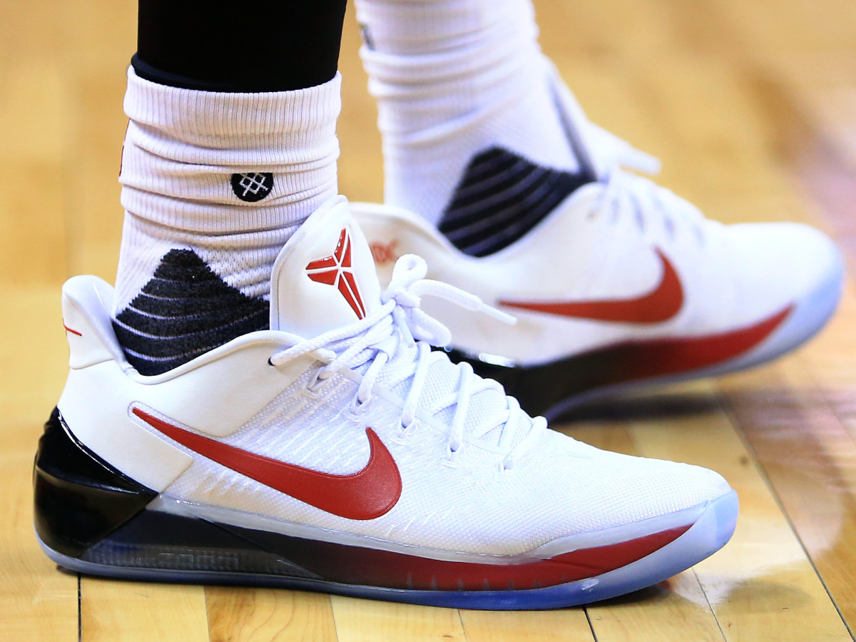 DeMar DeRozan Honors Kobe Bryant & WNBA with Nike Shoes - Sports  Illustrated FanNation Kicks News, Analysis and More