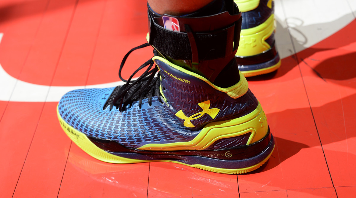 stephen-curry-under-armour-clutch-fit-drive.jpg