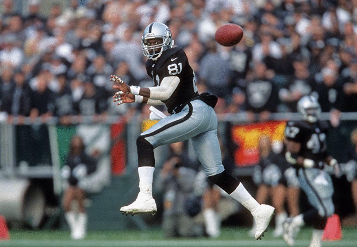 Brown looks for a pass against the Falcons at the Oakland Coliseum in 2000.