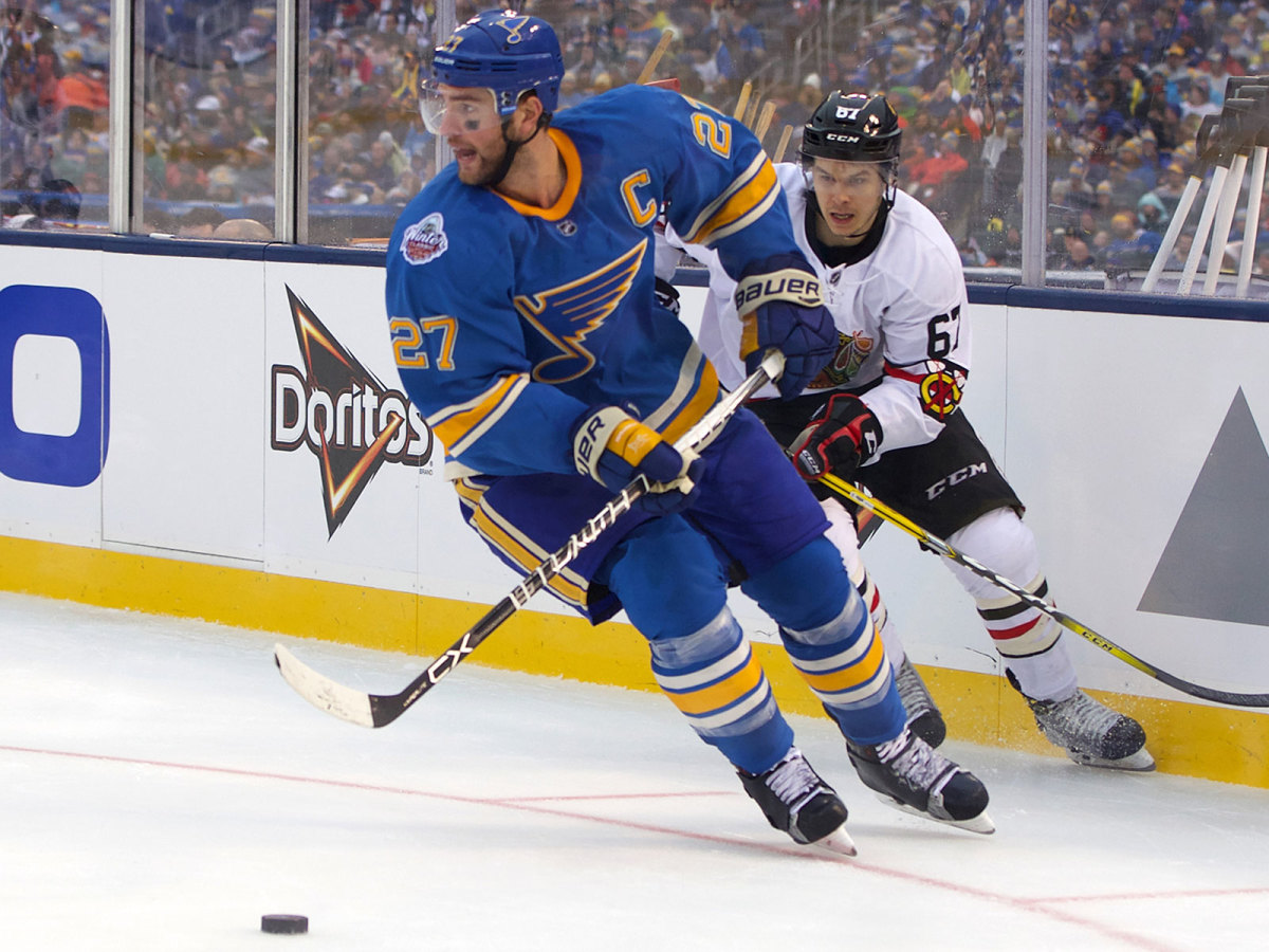 Blues, Blackhawks unveil throwback jerseys for 2017 NHL Winter Classic 