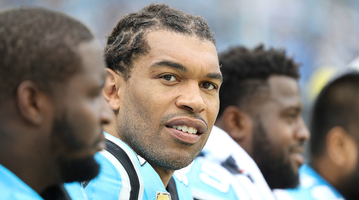 julius-peppers-carolina-panthers-1.jpg