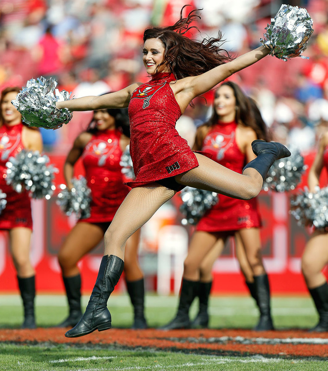 Tampa-Bay-Buccaneers-cheerleaders-GettyImages-630784802_master.jpg