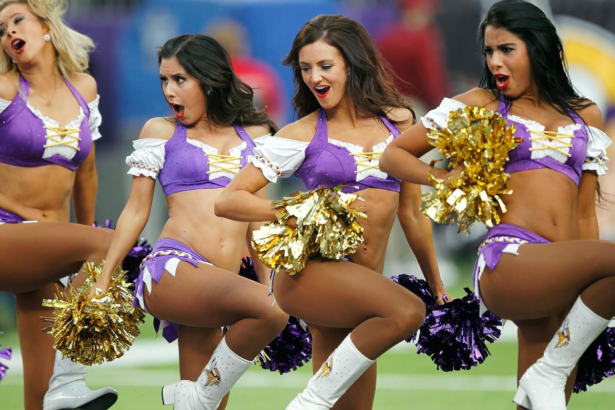 Minnesota-Vikings-cheerleaders-AP_17001772278652.jpg
