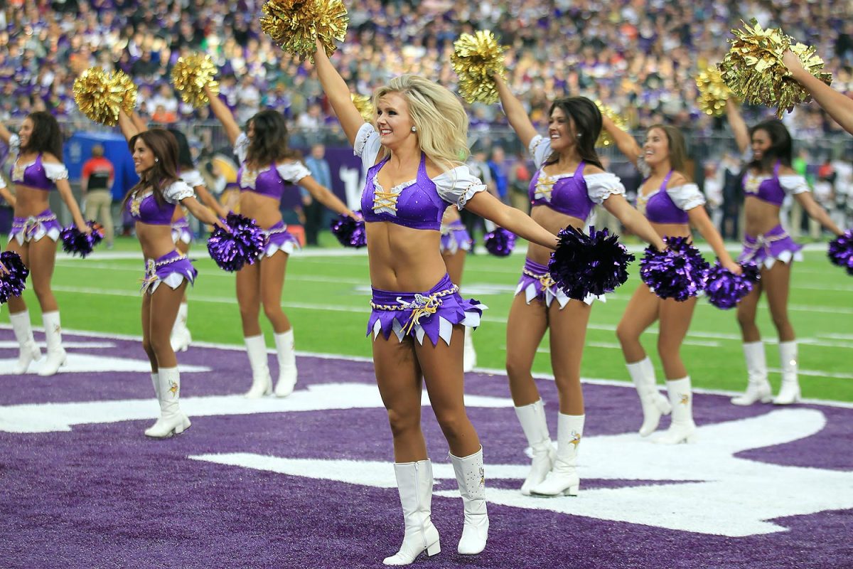 Minnesota-Vikings-cheerleaders-AP_17001772407602.jpg