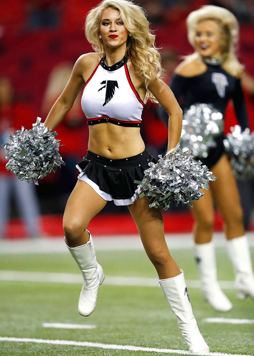 Atlanta-Falcons-cheerleaders-AP_17001772952624.jpg