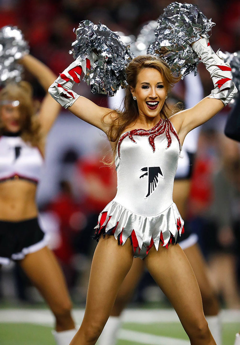 Atlanta-Falcons-cheerleaders-AP_17001772626396.jpg