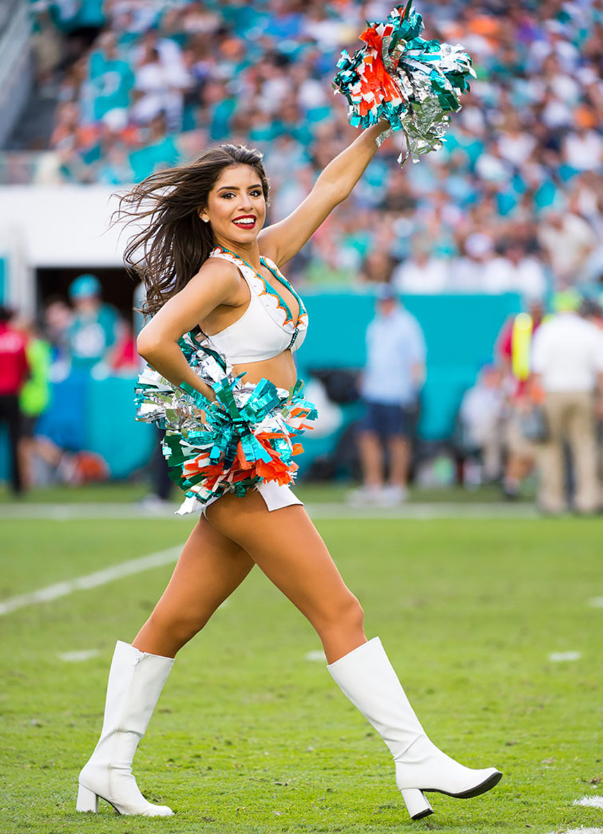 Miami-Dolphins-cheerleaders-GettyImages-630774418_master.jpg