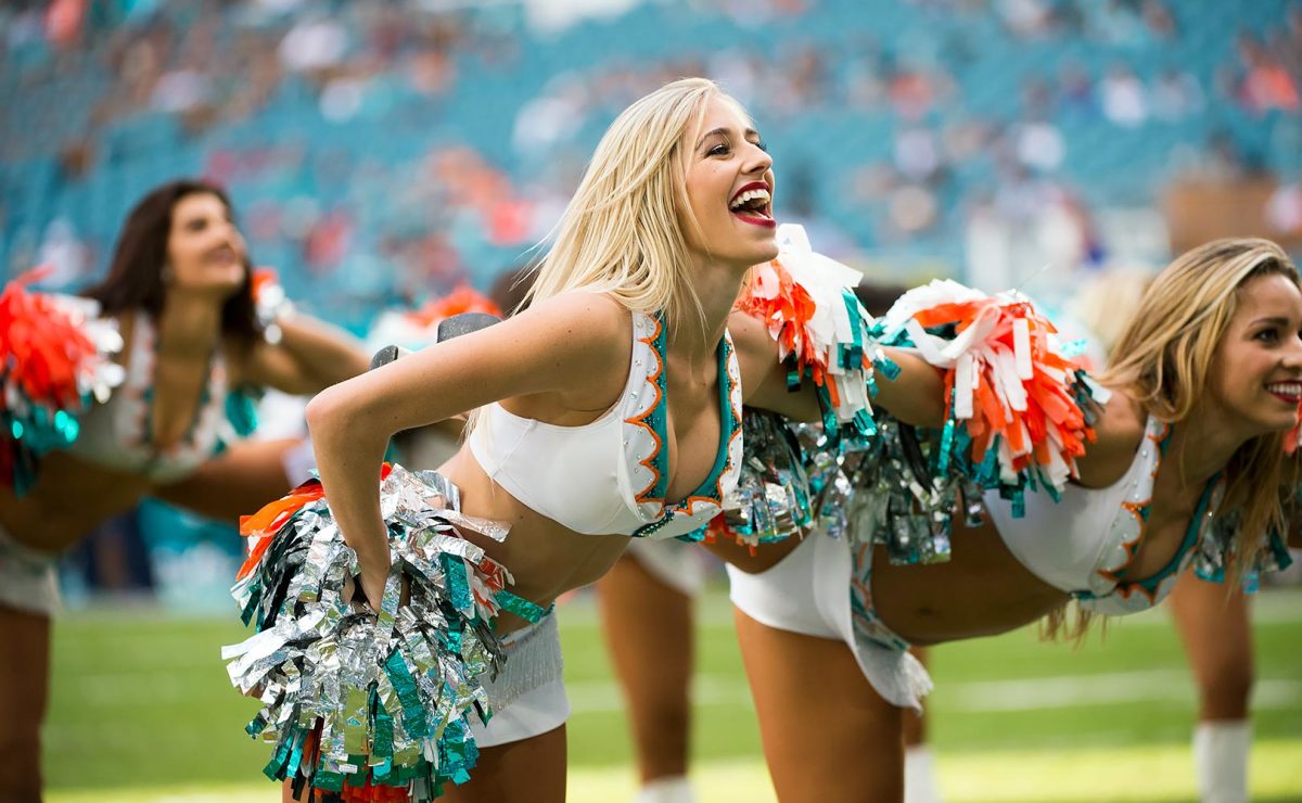 Miami-Dolphins-cheerleaders-GettyImages-630774406_master.jpg