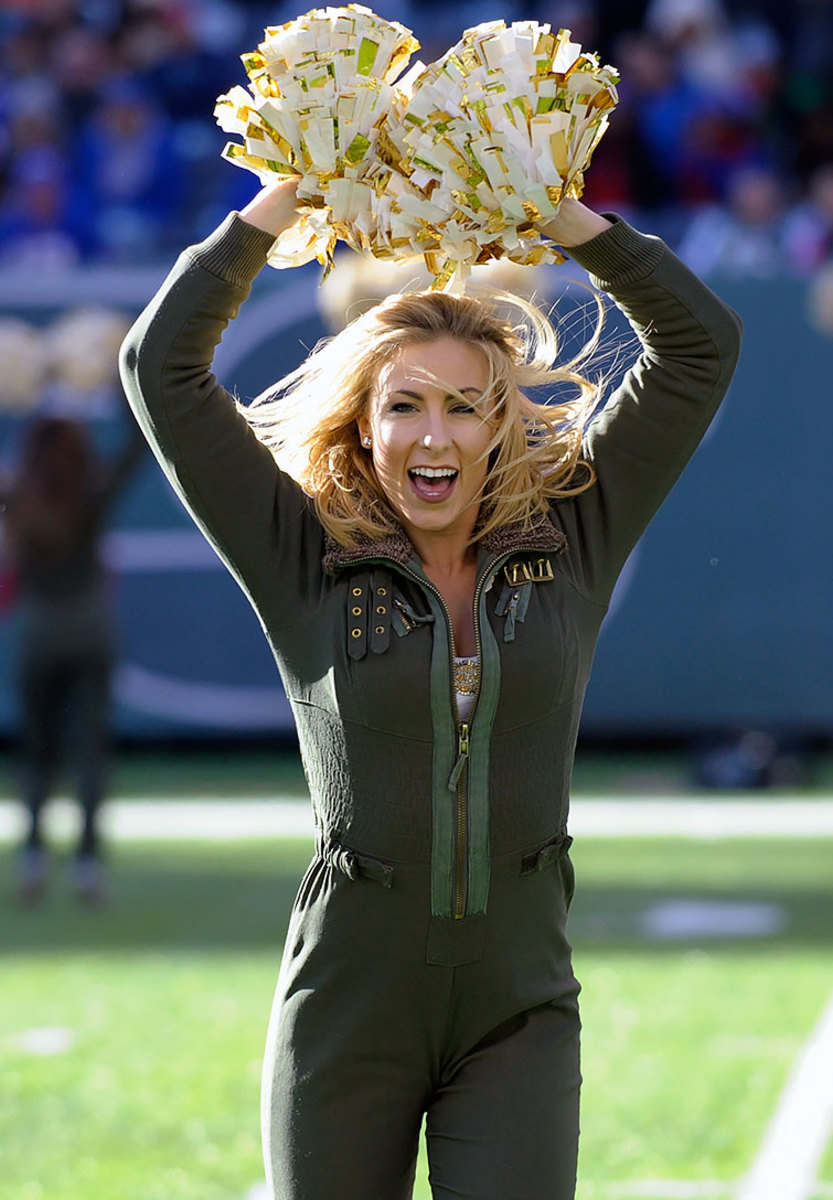 New-York-Jets-Flight-Crew-cheerleaders-AP_17001709144021.jpg