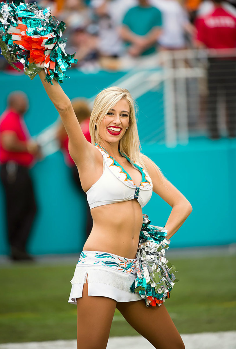 Miami-Dolphins-cheerleaders-GettyImages-630774438_master.jpg