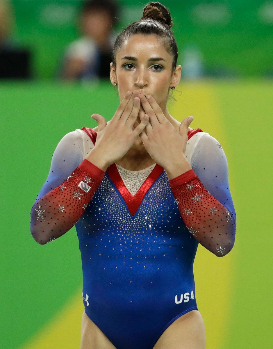 Aly Raisman calls out airport worker for 'muscles' comment - Sports ...