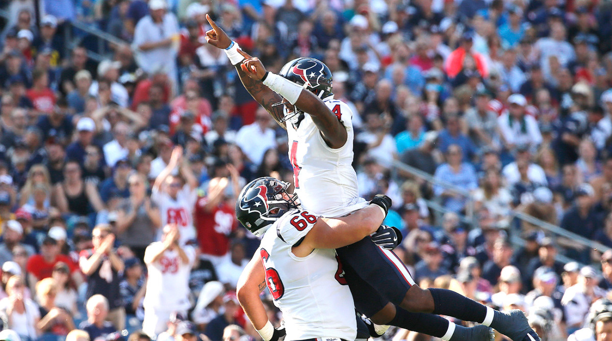 One week after torching the Patriots, Deshaun Watson is worth starting again in fantasy football leagues.