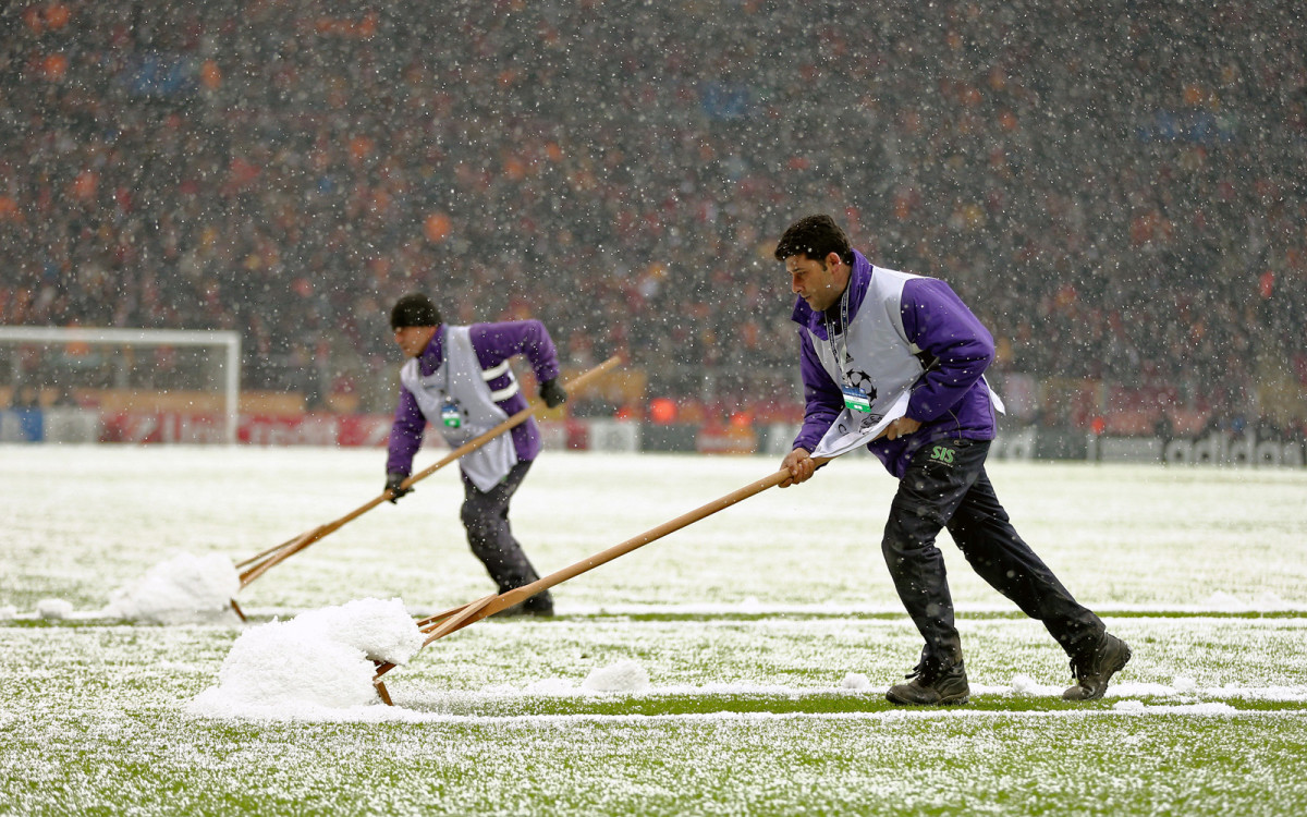 fener-juve-snow.jpg