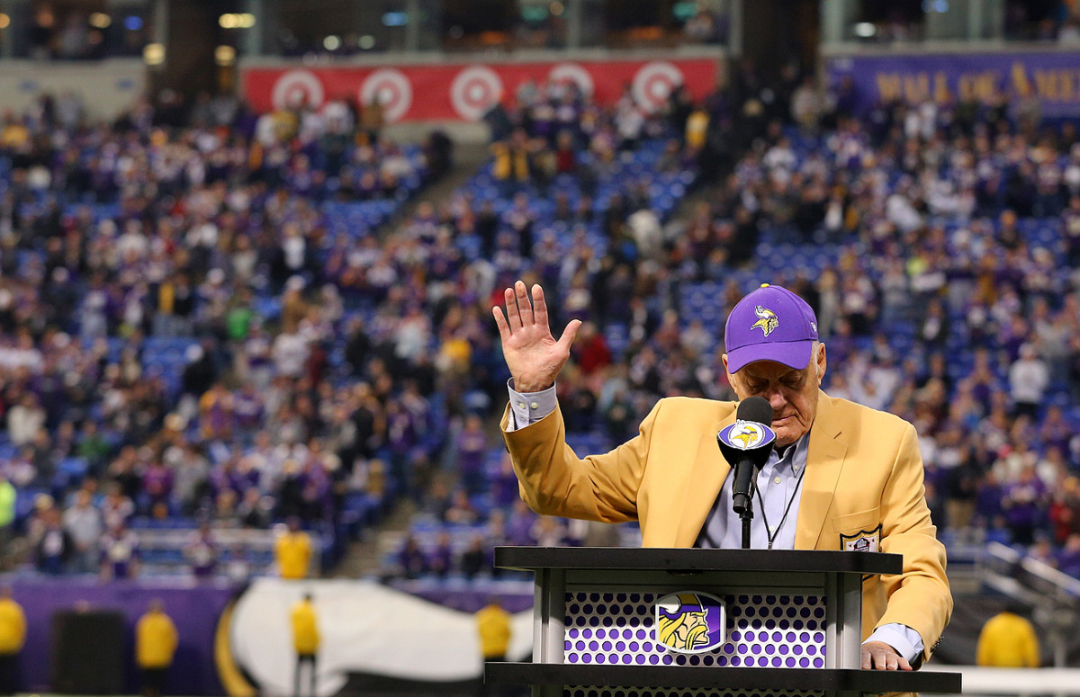 Former Vikings coach Bud Grant, shown here during a 2013 ceremony at the Metrodome.