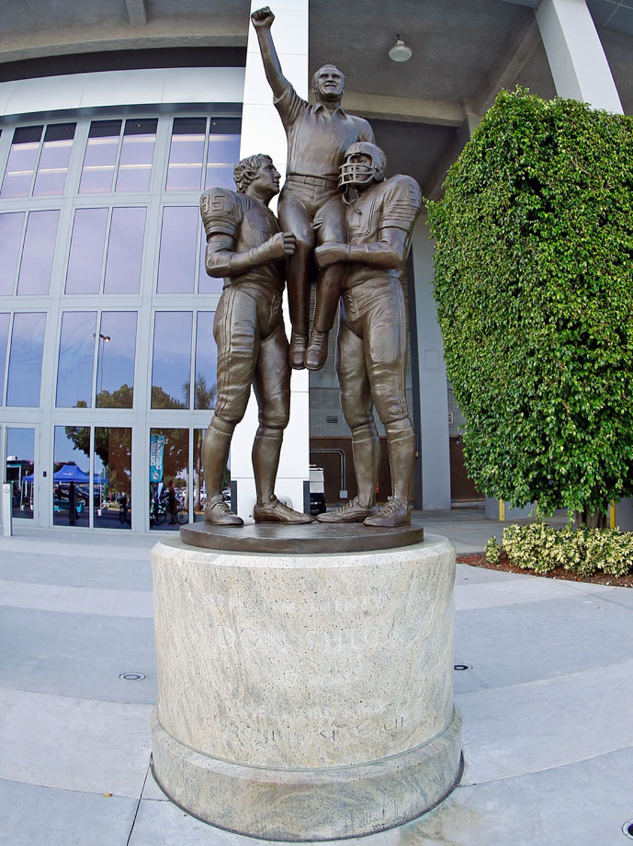 Don-Shula-statue.jpg