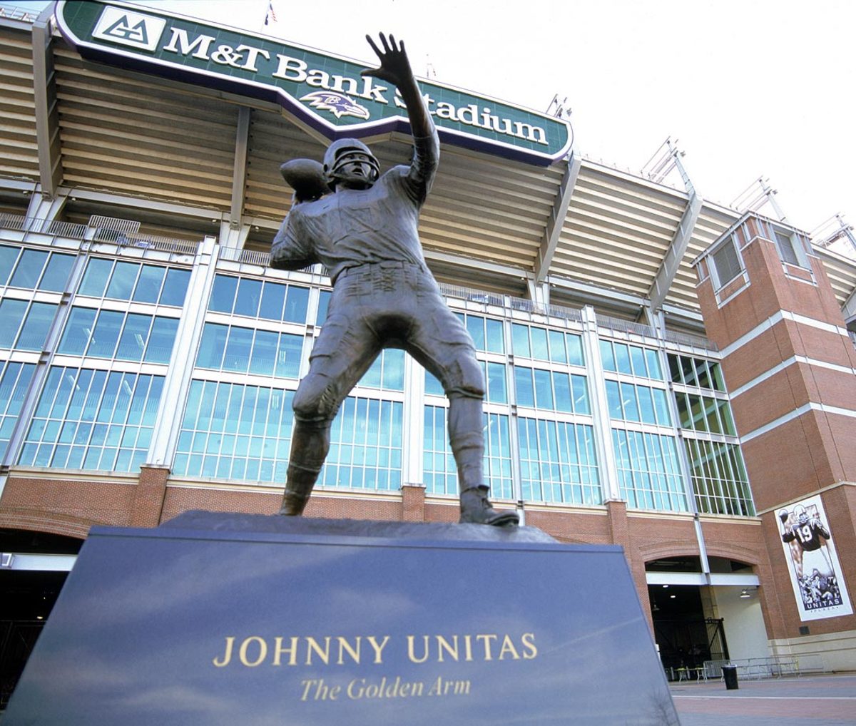 Johnny-Unitas-statue.jpg