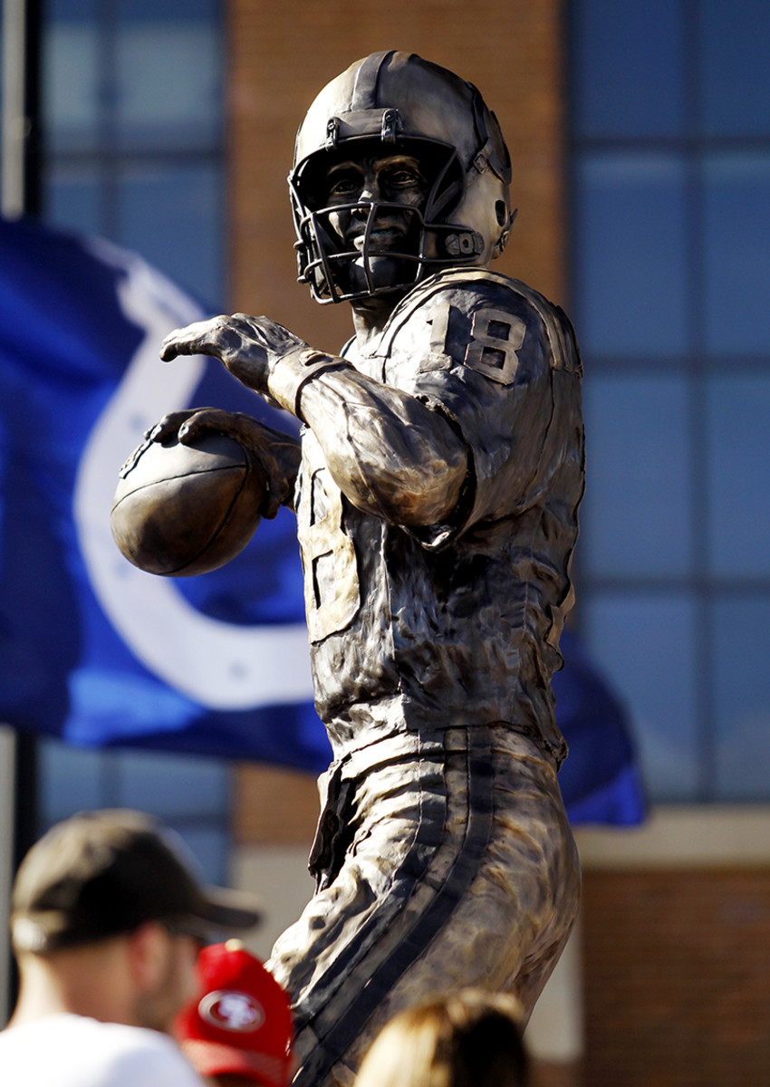 Peyton_Statue.jpg