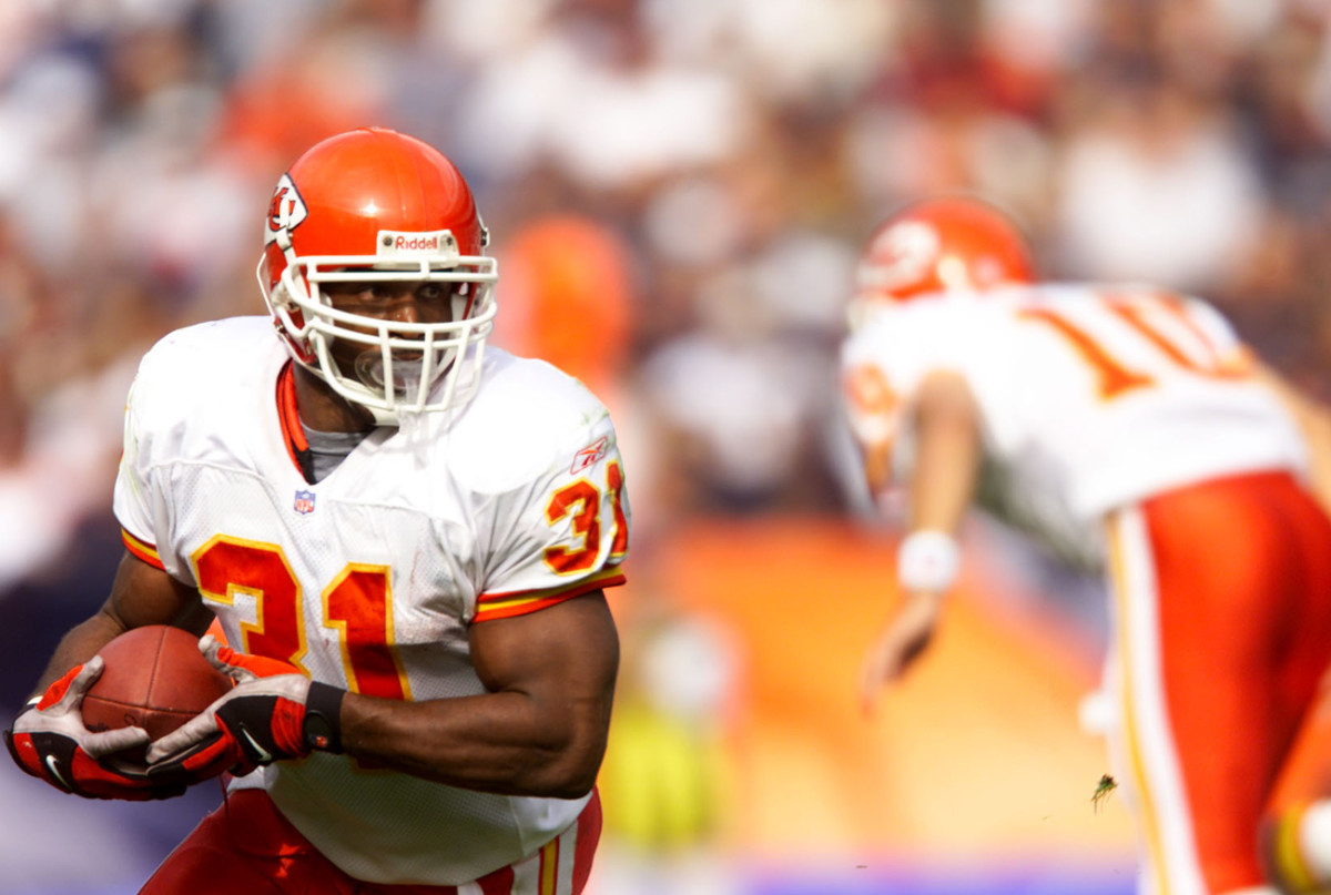Priest Holmes had a three-year stretch that surpassed Davis’s best but has never made even Canton’s semifinal cut to 25. 
