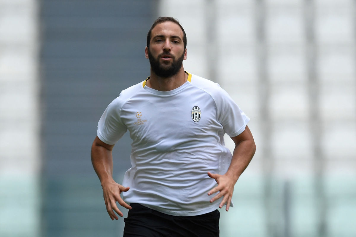 TURIN, ITALY - MAY 29:  Gonzalo Higuain of FC Juventus in action during the FC Juventus Media Day at Juventus Stadium di Torino on May 29, 2017 in Turin, Italy.  (Photo by Valerio Pennicino/Getty Images)