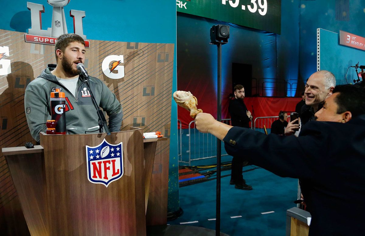Super-Bowl-LI-Opening-Night-Alex-Mack-Guillermo-Rodriguez.jpg
