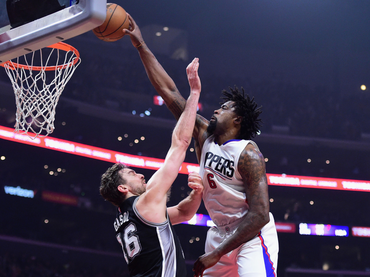 deandre-jordan-dunk-pau-gasol.jpg