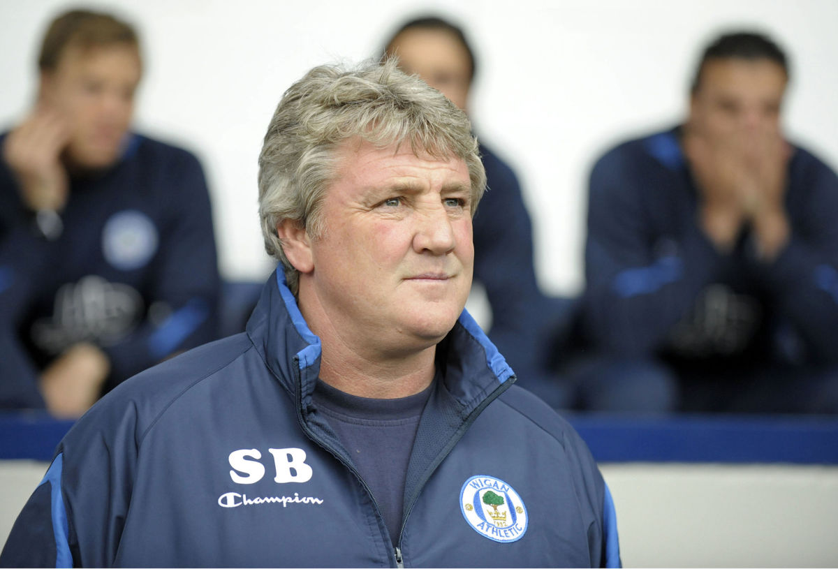 West Bromwich Albion's English manager Steve Bruce during the English Premier League football match between West Bromwich Albion and Wigan Athletic at The Hawthorns, West Bromwich in the West Midlands, England on May 9th, 2009. AFP PHOTO/Olly Greenwood. FOR EDITORIAL USE ONLY Additional license required for any commercial/promotional use or use on TV or internet (except identical online version of newspaper) of Premier League/Football photos. Tel DataCo +44 207 2981656. Do not alter/modify photo. (Photo credit should read OLLY GREENWOOD/AFP/Getty Images)