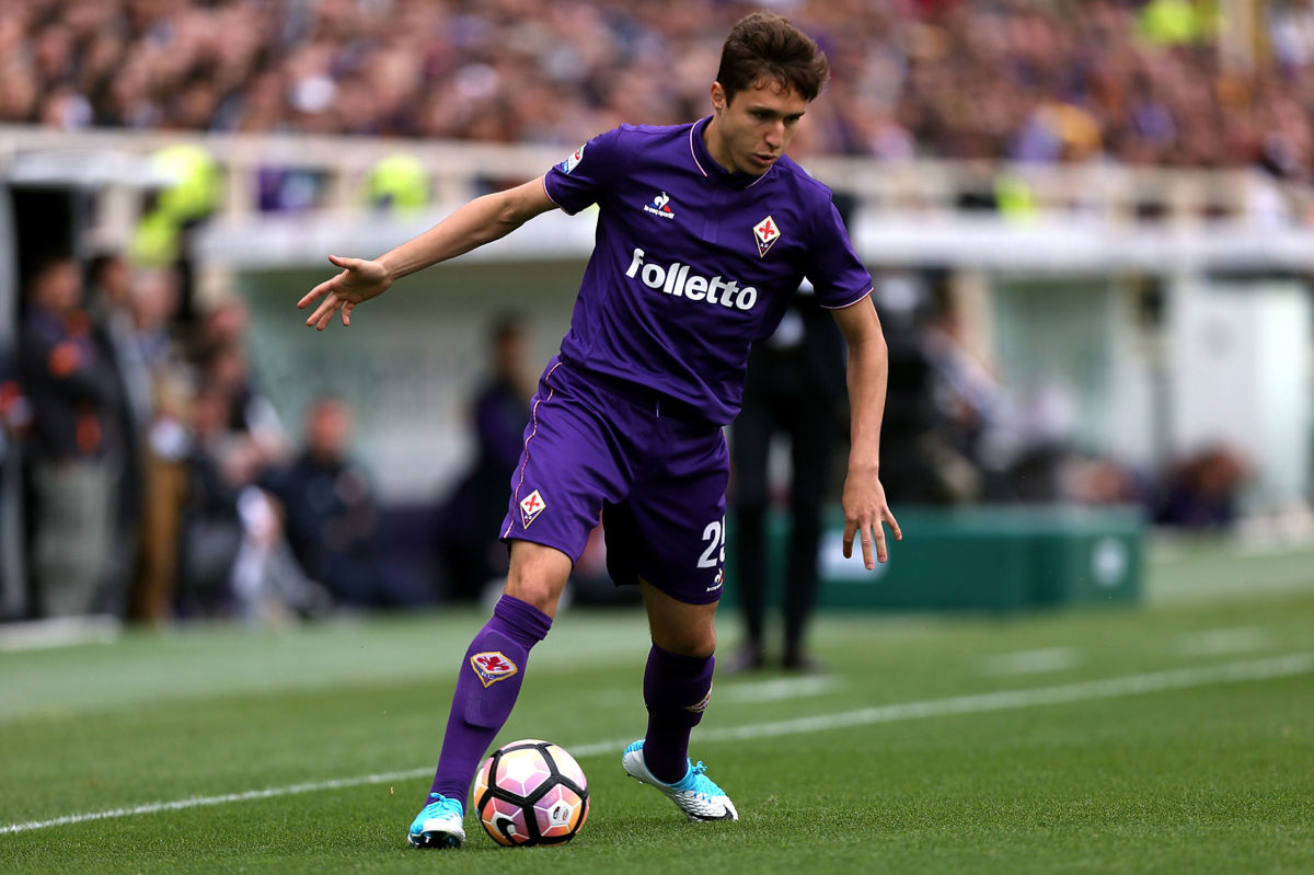 FLORENCE, ITALY - APRIL 15: Federico Chiesa of ACF Fiorentina in action during the Serie A match between ACF Fiorentina and Empoli FC at Stadio Artemio Franchi on April 15, 2017 in Florence, Italy.  (Photo by Gabriele Maltinti/Getty Images)