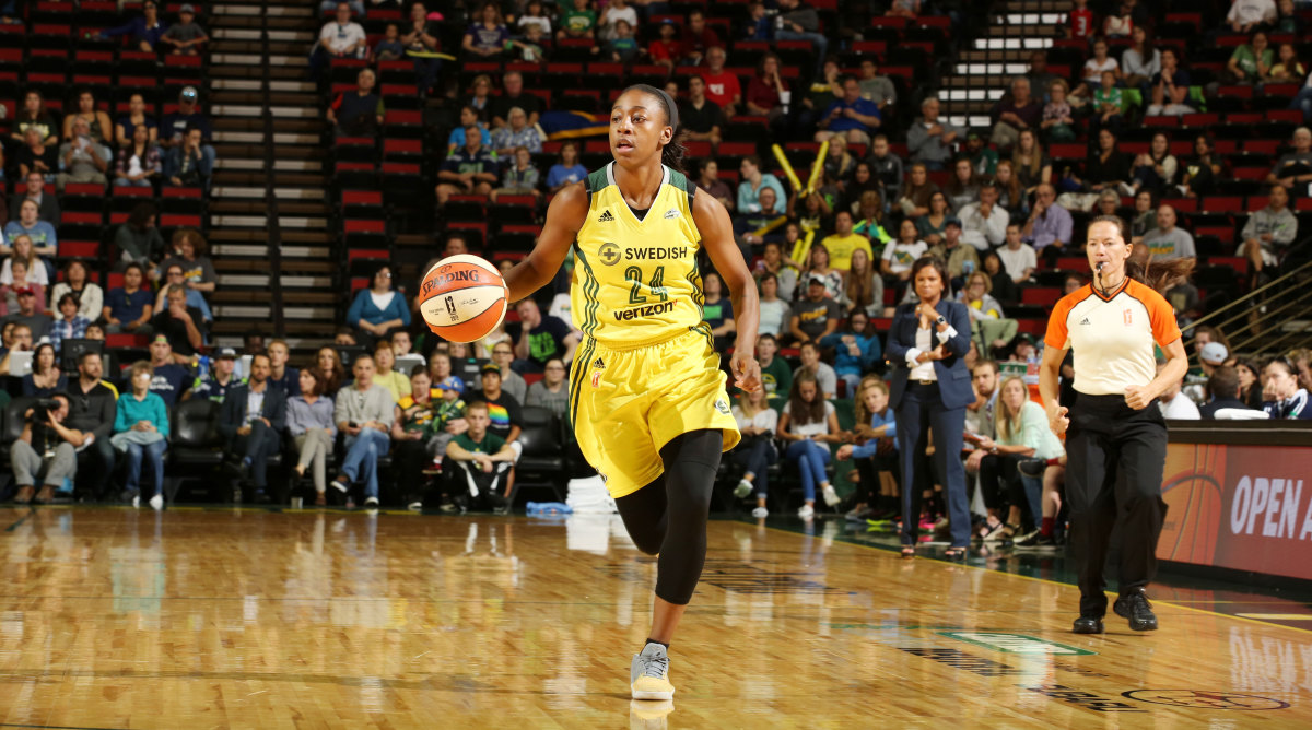 jewell-loyd-slideshow.jpg