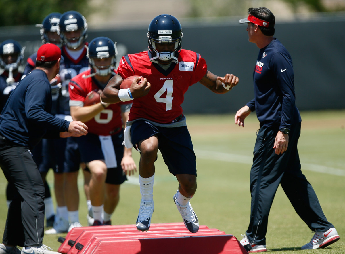 Deshaun Watson continues to make a positive impression on his Texans coaches and teammates.