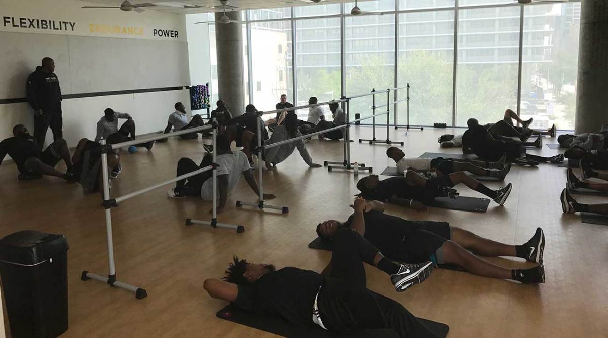The Jags hold an impromptu workout in Houston on Monday.