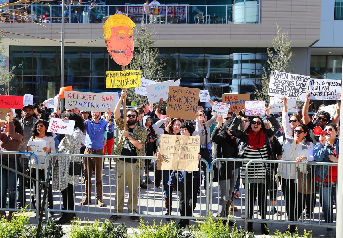 Anti-Trump-Protestors-Houston-NFL-Experience-GettyImages-633053916_master.jpg