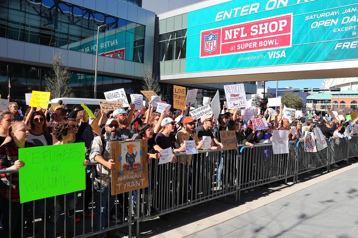 Anti-Trump-Protestors-Houston-NFL-Experience-GettyImages-633053334_master.jpg