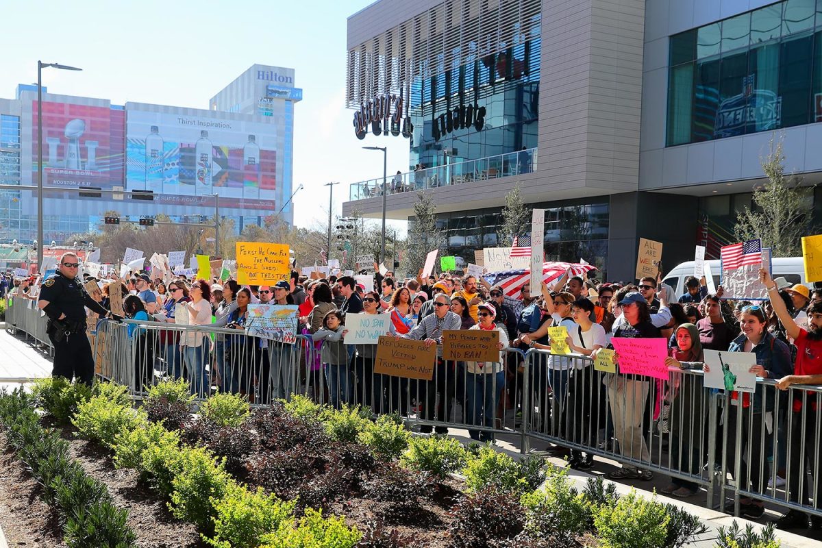 Anti-Trump-Protestors-Houston-NFL-Experience-GettyImages-633053766_master.jpg