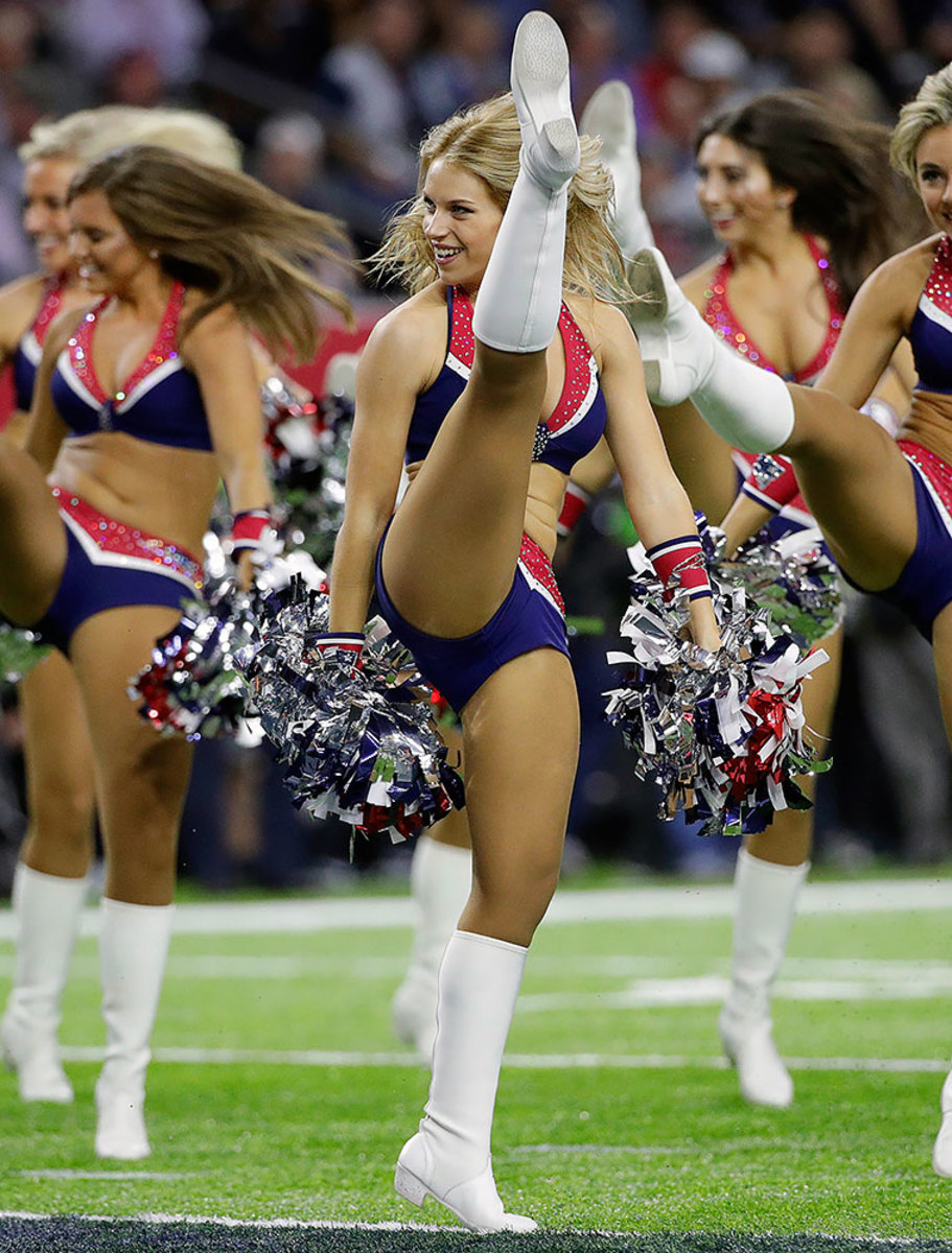 New-England-Patriots-cheerleaders-AP_17037034256513.jpg