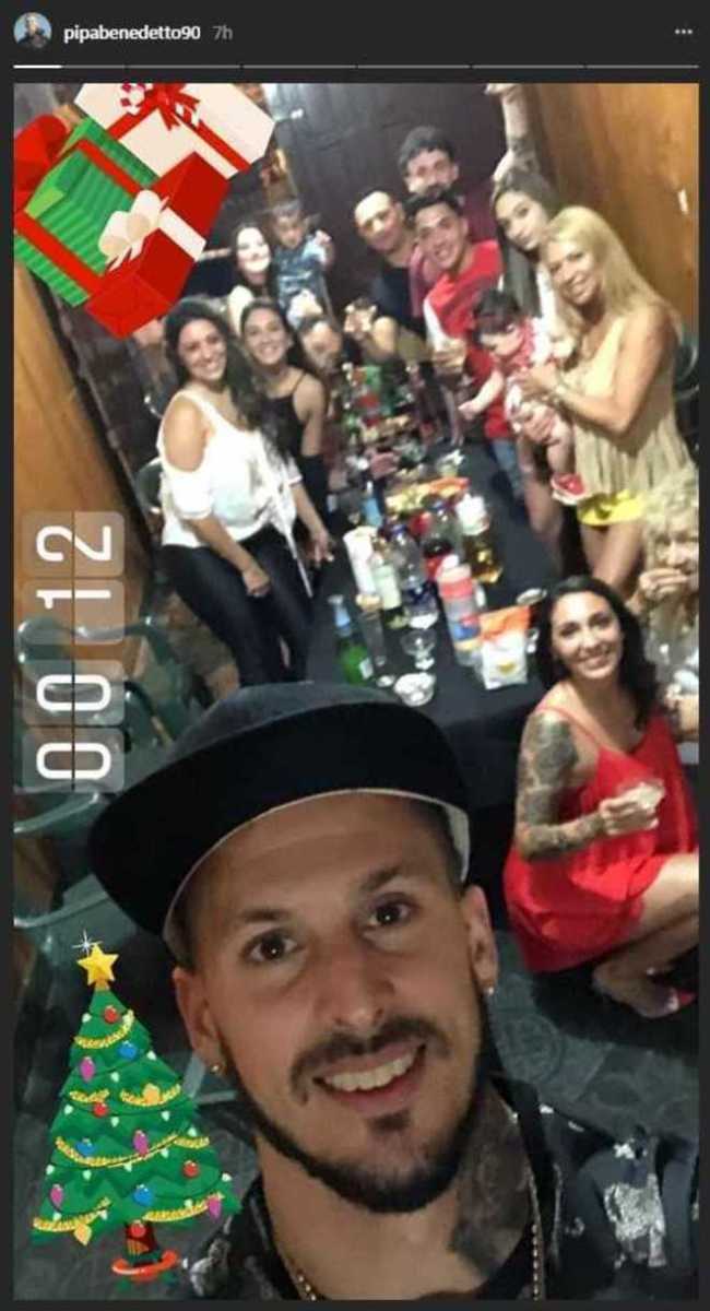 Un golazo la selfie familiar de Benedetto.