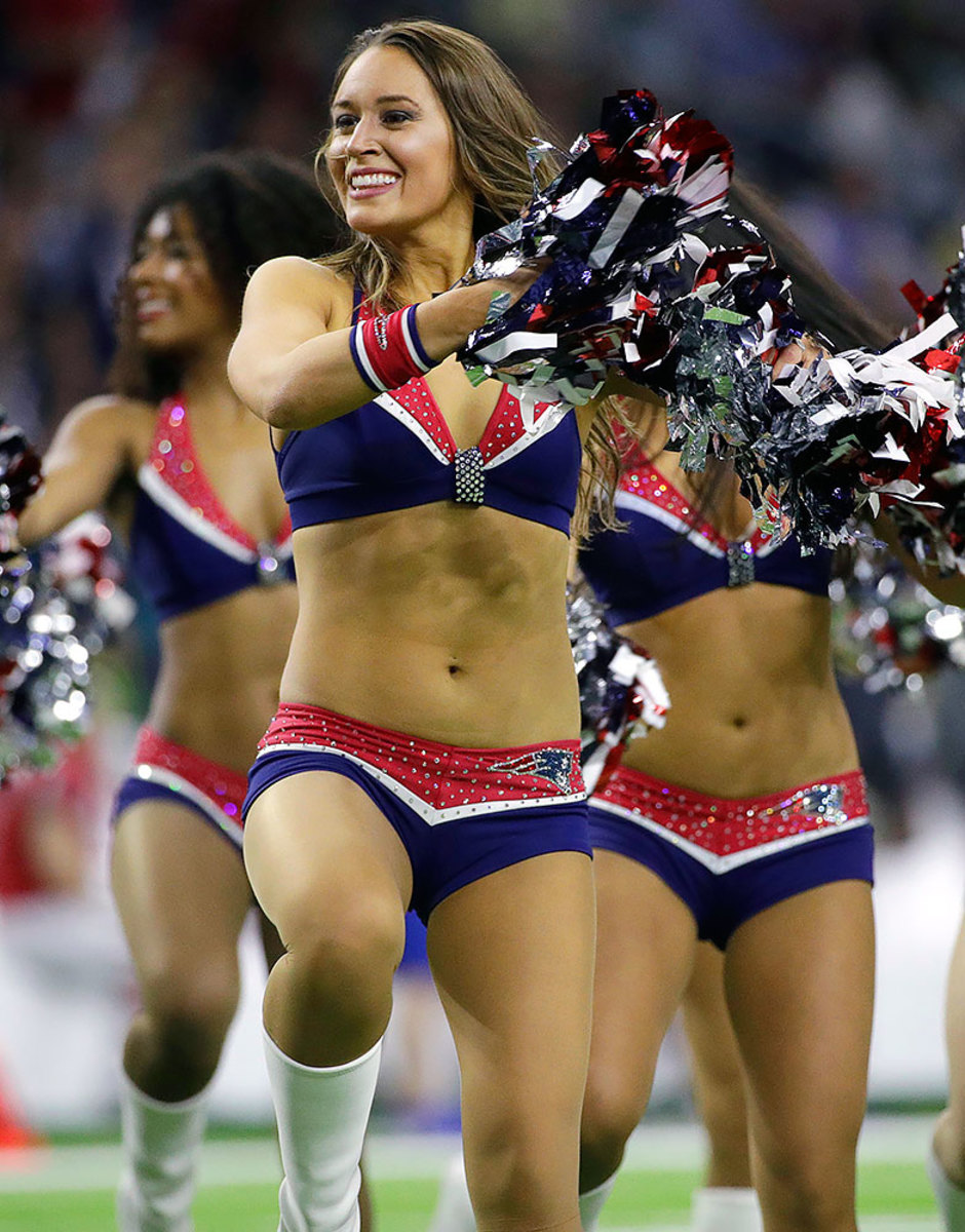 New-England-Patriots-cheerleaders-AP_17037034296717.jpg